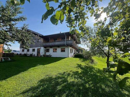 Westansicht S.jpg - Platz für 2 Familien, 530 m² Wohn und Nutzfläche, 4146 m² Grund Plus Gr. Halle