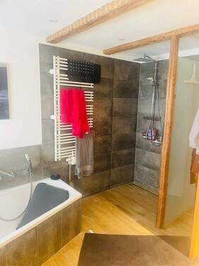 Badezimmer EG 1.jpg - 