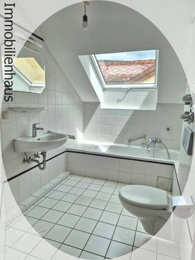 TGL-Bad mit Wanne.jpg - 