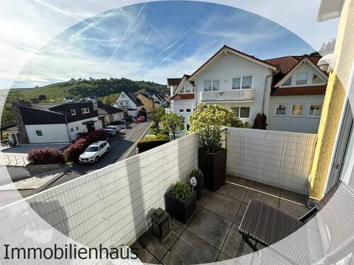 o-Blick.jpeg - Charmante 2-Zimmer-Dachgeschosswohnung mit Balkon, TG-Stellplatz und Tageslichtbad!