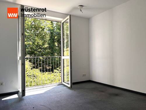 Zimmer im Obergeschoss - 7 Zimmer Mehrfamilienhaus, Wohnhaus zum Kaufen in Ottobrunn