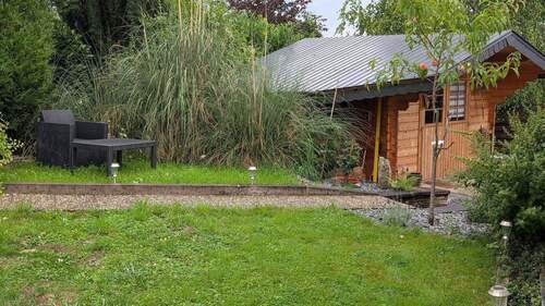 Garten mit Gartenhaus - 