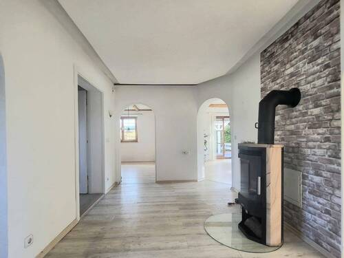 Flur mit Sicht durch die Wohnung.jpg - 