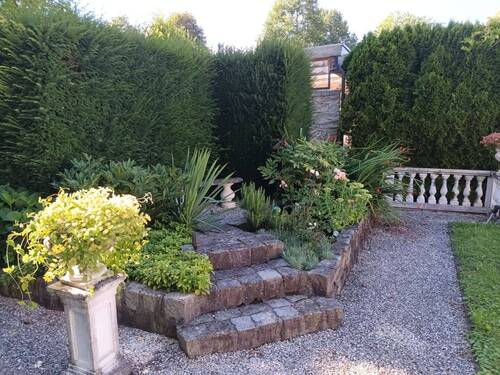 schön angelegter Garten.jpg - 