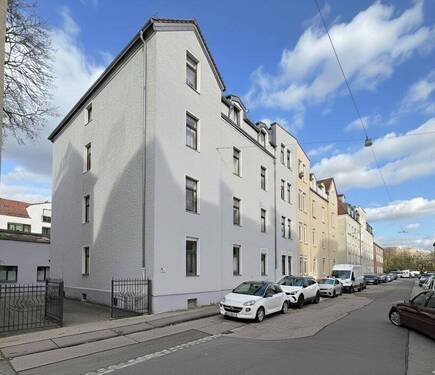 Außenansicht - 3-Zimmer-Wohnung in Augsburg-Oberhausen mit Potenzial zur Modernisierung