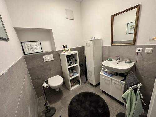 Gäste-WC (Bsp. möbliert) - 