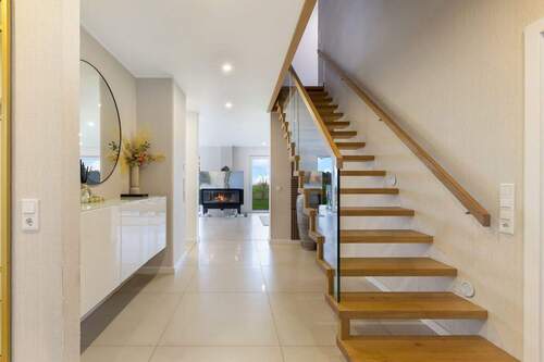 Flur - 6 Zimmer Einfamilienhaus zum Kaufen in Soest