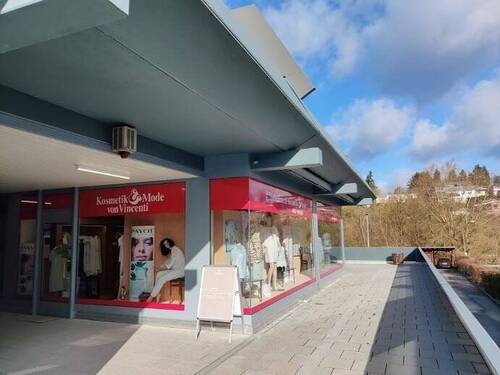 Außenansicht 2 - Großes Ladenlokal in gepflegtem Gewerbekomplex