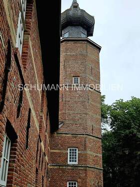 Marstall mit 12 Wohnungen - 