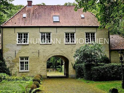 Torhaus mit Wohnung und Büro - 