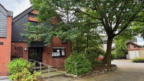 Vorderansicht - Tolle Lage * Geräumiges Reihenendhaus mit großem Garten in der Gräfte-Siedlung