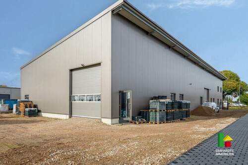 Rückseite - Tor - Halle in Brüggen