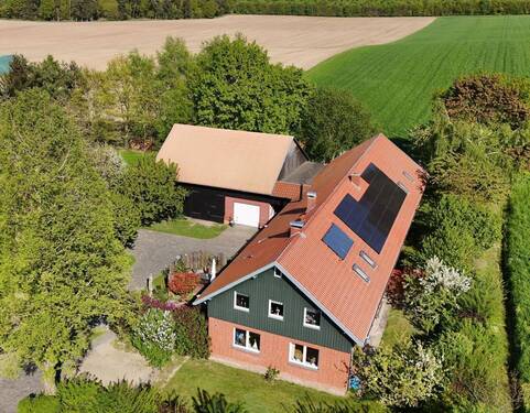 Luftbild - Ein Ort zum Verlieben - energieeffizientes Zuhause mit zusätzlichen Mieteinnahmen!