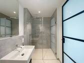 Ebenerdige Dusche im Obergeschoss - 
