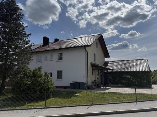 Ansicht von Osten - 6 Zimmer Mehrfamilienhaus, Wohnhaus zum Kaufen in Stubenberg / Prienbach