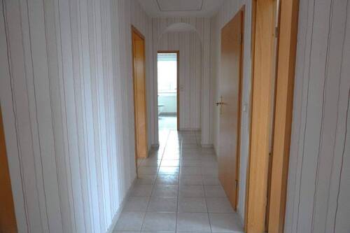 Flur - Etagenwohnung mit 75,00 m&sup2; in Freren zur Miete