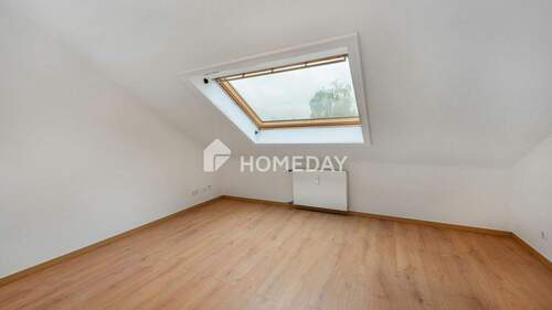 Wohnzimmer 1 - Frisch saniertes 1-Zimmer-Appartment mit Möglichkeit auf Paketkauf