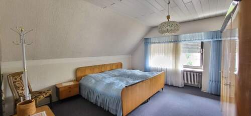 2. SCHLAFZIMMER IM OBERGESCHOSS - 