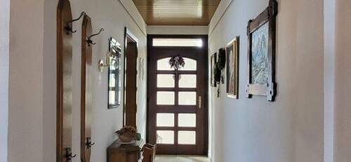 HAUSEINGANG UND DIELENBEREICH - 