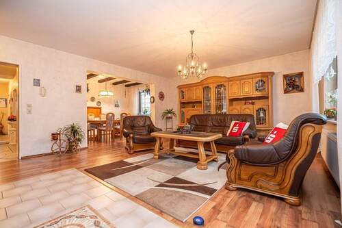 Hell, großzügig und gemütlich ist auch das Wohnzimmer - 