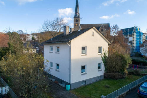 Luftaufnahme - 5 Zimmer Mehrfamilienhaus, Wohnhaus zum Kaufen in Sinn