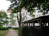 Gartenseite mit Balkone.JPG - 2 Zimmer Etagenwohnung zum Kaufen in Berlin