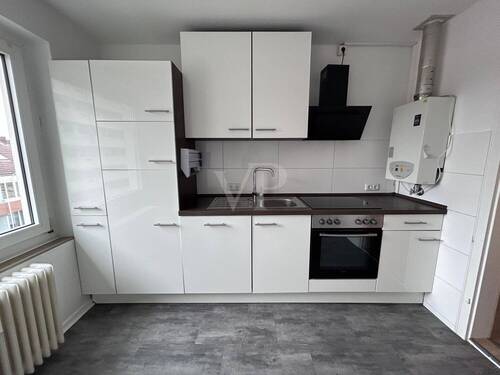 Küche mit Einbauküche - 