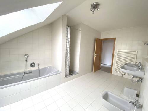 Tolles Familienbad im OG - 