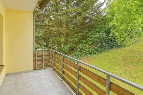 Balkon mit Blick ins Grüne - 3 Zimmer Etagenwohnung in Wiesbaden