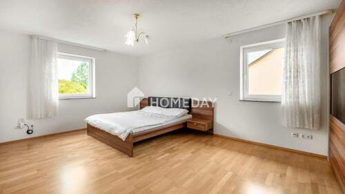 1. OG Elternschlafzimmer 1 - 