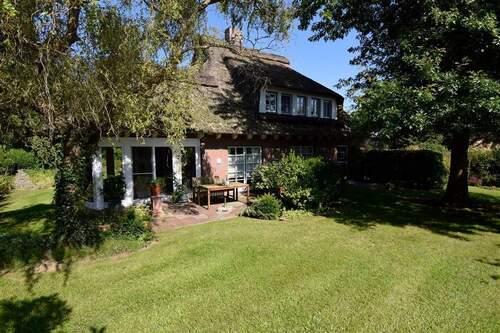 2 - 6 Zimmer Einfamilienhaus in Wingst