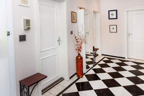 Entrée - Helle 2-Zimmer-Wohnung mit Balkon, Gartenblick & Garagenstellplatz in Schmargendorf