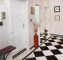 Helle 2-Zimmer-Wohnung mit Balkon, Gartenblick & Garagenstellplatz in Schmargendorf - Berlin