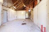 Scheune innen - 