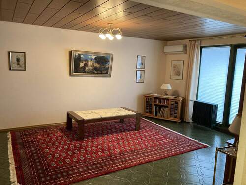 Wohnzimmer unmöbliert - 