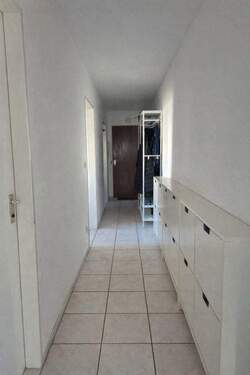 Flur - Attraktive 4-Zimmer Wohnung mit Balkon Provisionsfrei in Neufahrn bei Freising