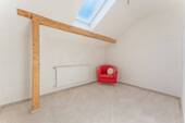 Zimmer im Dachgeschoss - 