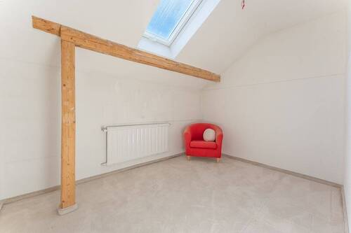 Zimmer im Dachgeschoss - 