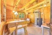 Historische Gartenhütte mit Kaminofen - 
