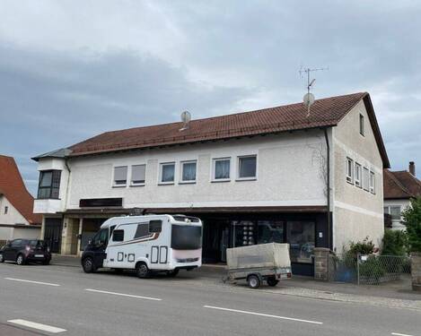 Aussenansicht - 3 Zimmer Etagenwohnung zum Kaufen in Schwarzenfeld