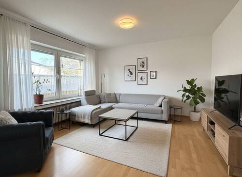 Wohnzimmer virtuell möbeliert - 