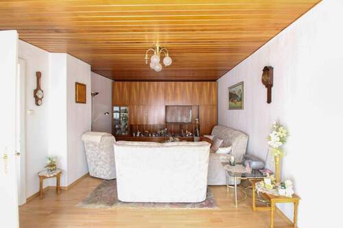 Wohnzimmer OG - 7 Zimmer Reihenmittelhaus in Schenklengsfeld