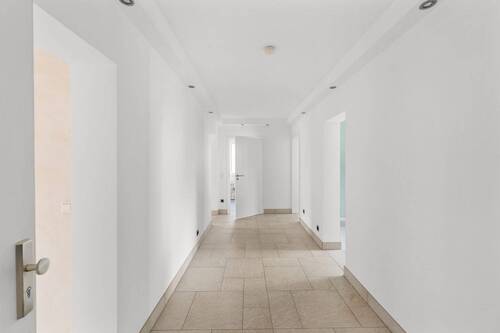 Flur WE 1 - 4 Zimmer Etagenwohnung zum Kaufen in Düsseldorf