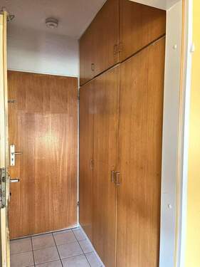 Diele mit Einbauschrank - 