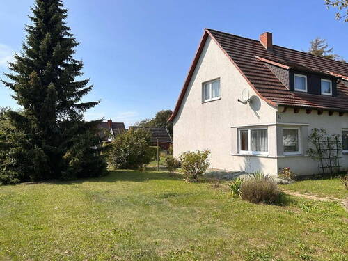 Vorderansicht - DHH mit großem Sonnengarten - 349.000,00&nbsp;EUR Kaufpreis, ca.&nbsp; 85,00&nbsp;m&sup2;&nbsp;Wohnfl&auml;che
