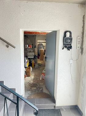 Eingangsbereich Heizraum - 5 Zimmer Einfamilienhaus in Elmstein