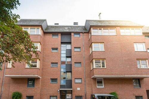 Hausansicht - Mit Balkon! Individuelle 3-Zimmer-Wohnung in Bremerhaven-Lehe