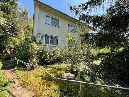 Hausvorderansicht - Mehrfamilienhaus, Wohnhaus mit 185,00 m² in Nürtingen zum Kaufen