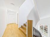Treppenhaus - Etagenwohnung mit 130,60 m² in München zur Miete