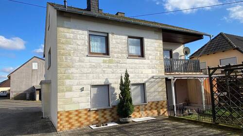Rückansicht - 8 Zimmer Einfamilienhaus zum Kaufen in Bergen